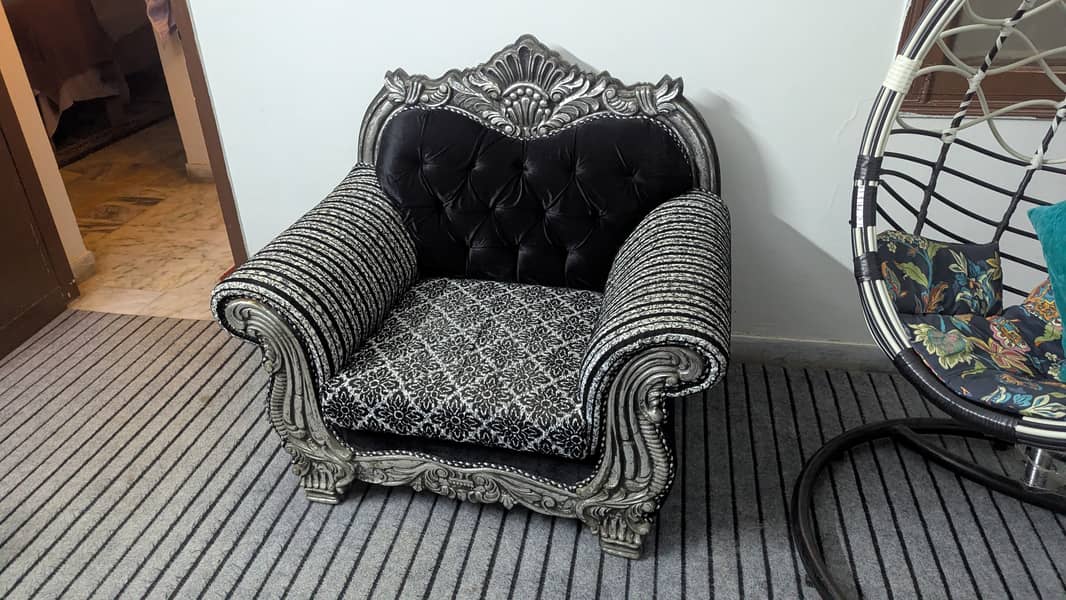 7 Sofa Set with 2 Side Tables 4