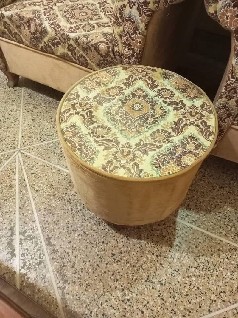 Sofa and coffee table 5