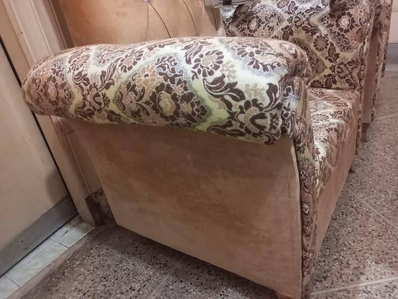 Sofa and coffee table 11