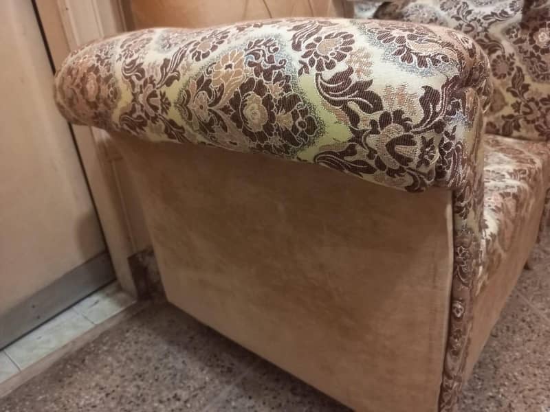 Sofa and coffee table 14
