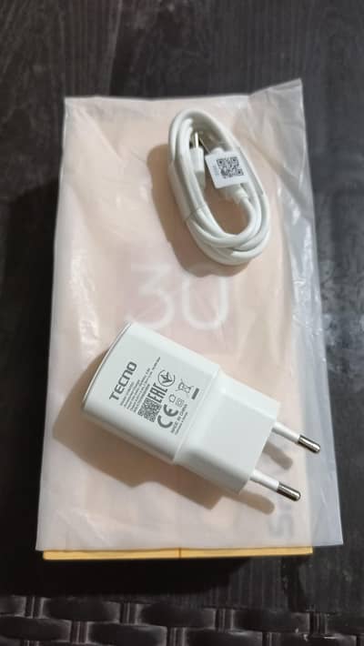 Techno Spark 30c.   6GB. 128GB