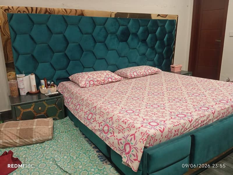 Bed with dressing table without mattress 3
