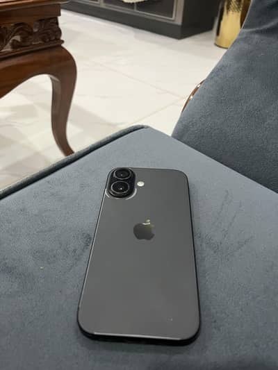Apple iPhone 16