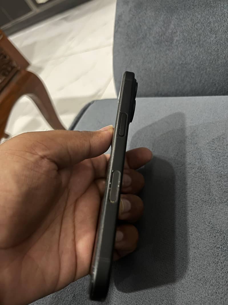 Apple iPhone 16 3