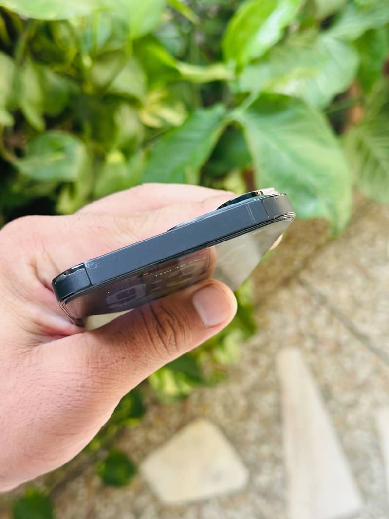 Apple iPhone 14 Pro Max 0