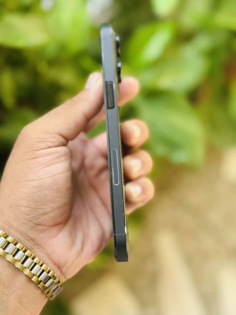 Apple iPhone 14 Pro Max 5