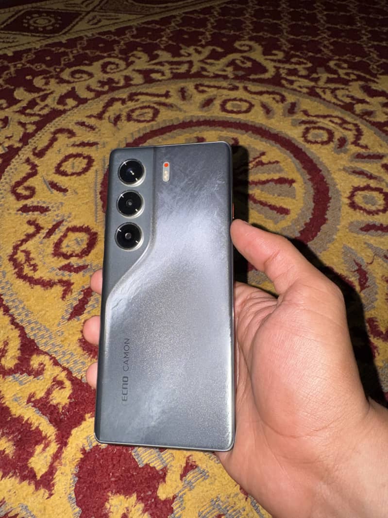Tecno CAMON 40 Pro 0
