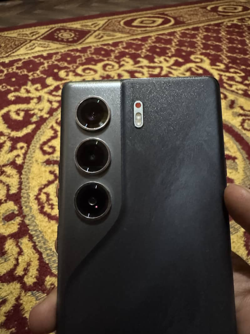 Tecno CAMON 40 Pro 6