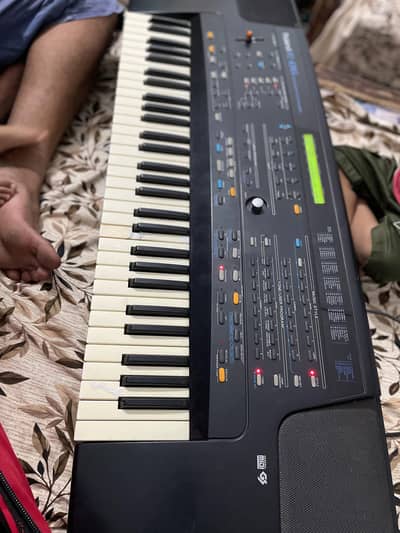 Roland E86 Professional Keyboard Piano