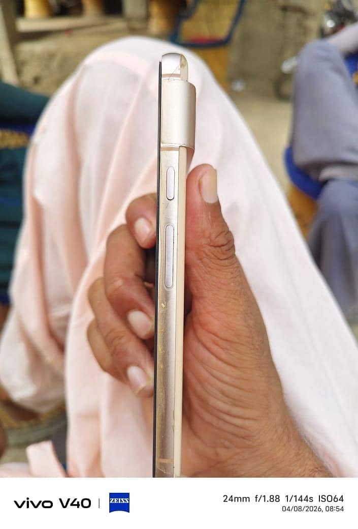 Google Pixel 8 2