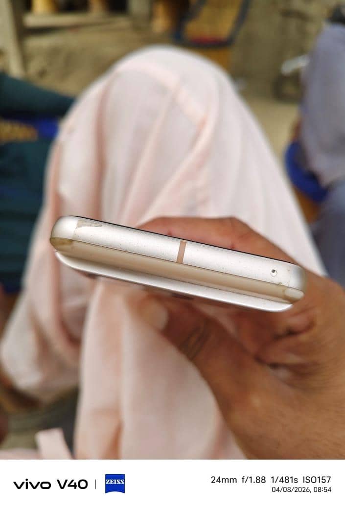Google Pixel 8 4