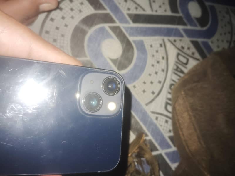 Apple iPhone 13 0