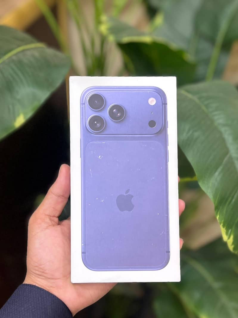 Apple iPhone 17 Pro Max 0