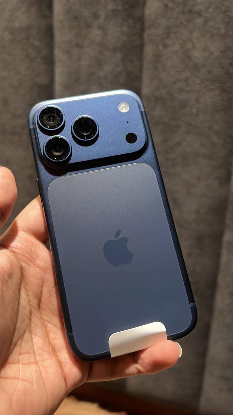 Apple iPhone 17 Pro 0
