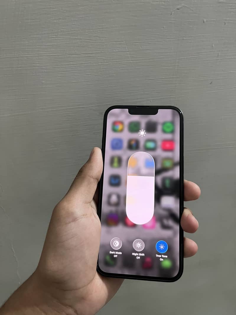 Apple iPhone 13 1