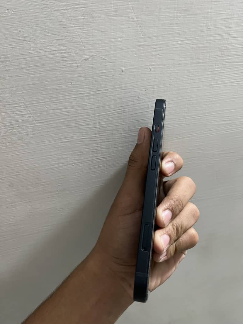 Apple iPhone 13 3