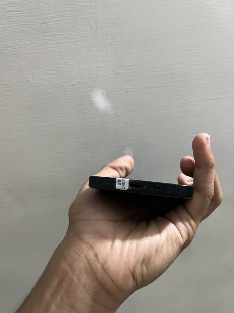 Apple iPhone 13 6