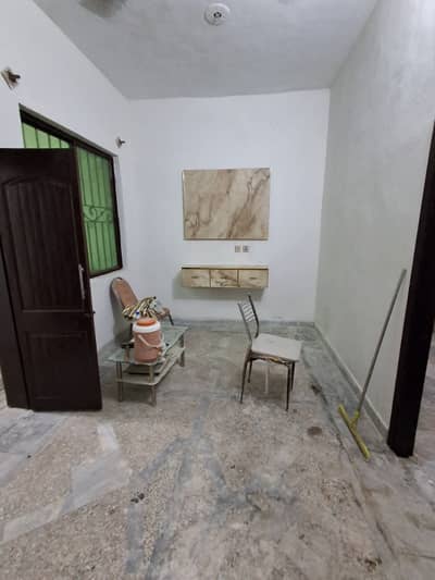 4 Marla Separate Ground floor with water Boring