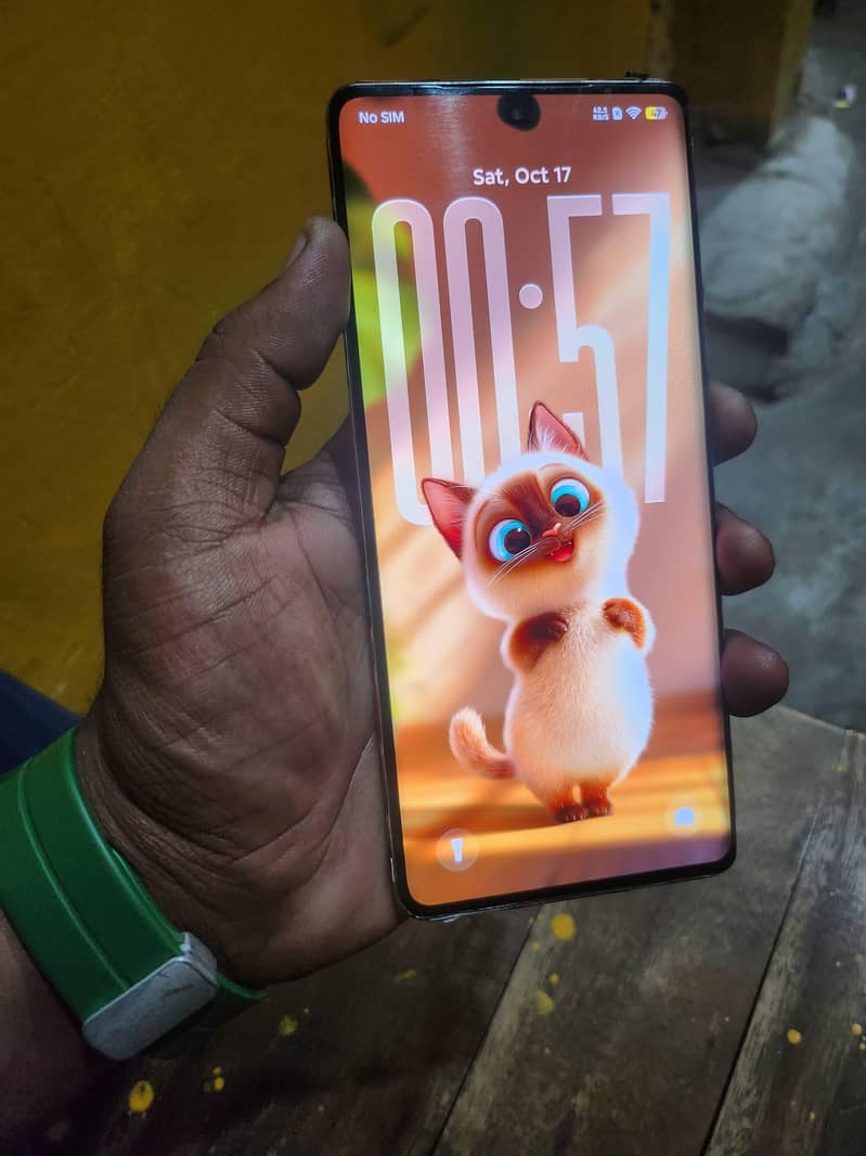 Infinix Note 40 Pro 4