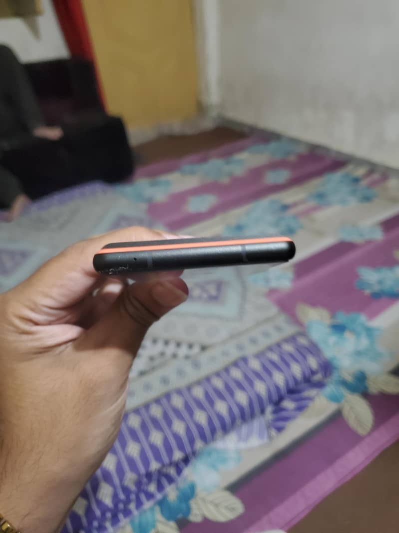 Google Pixel 6 4