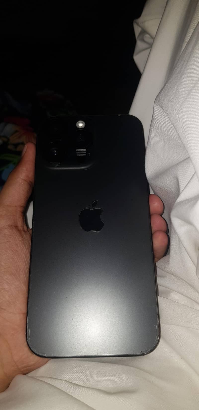 Apple iPhone 16 Pro Max 1