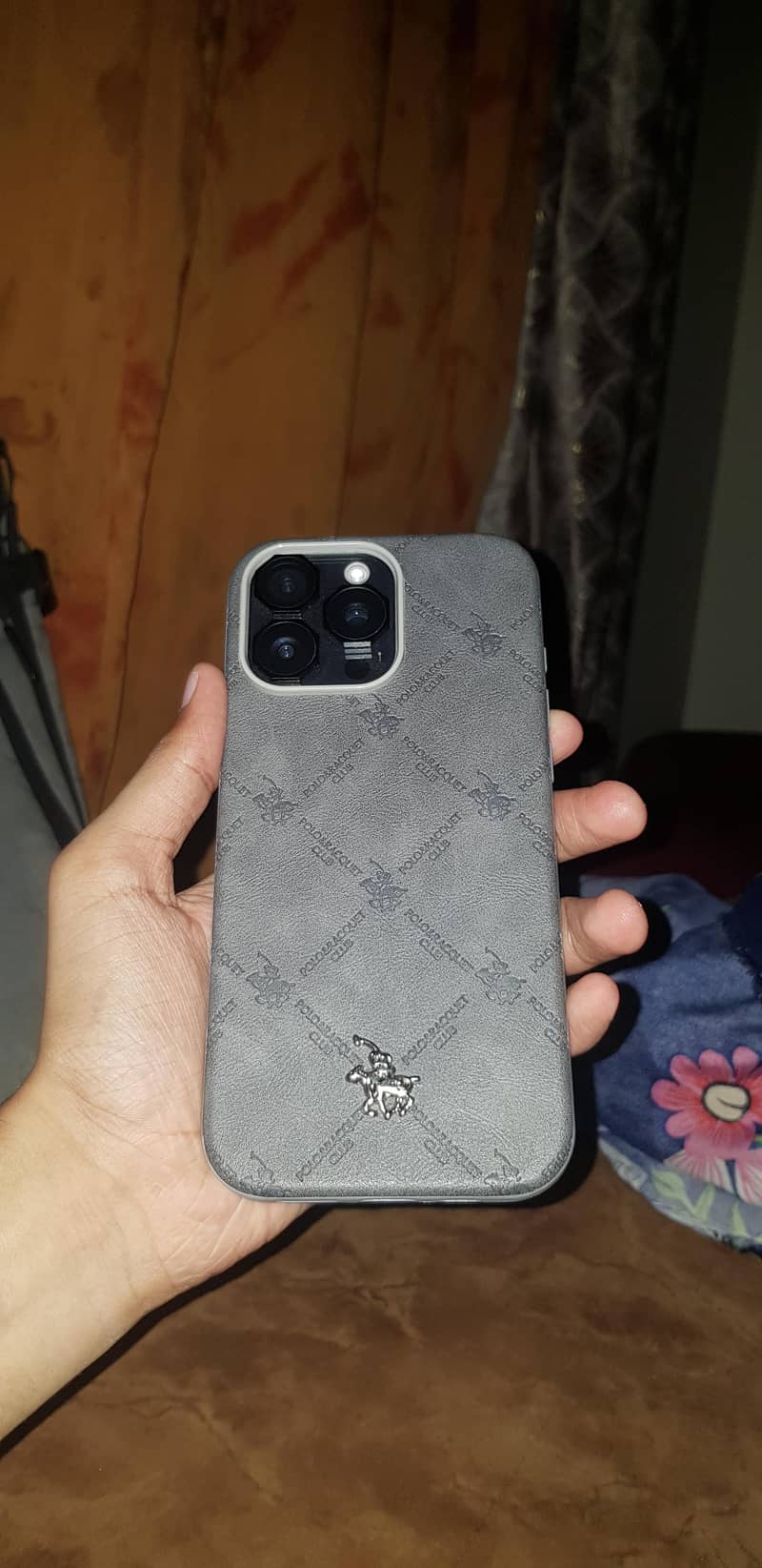 Apple iPhone 16 Pro Max 4