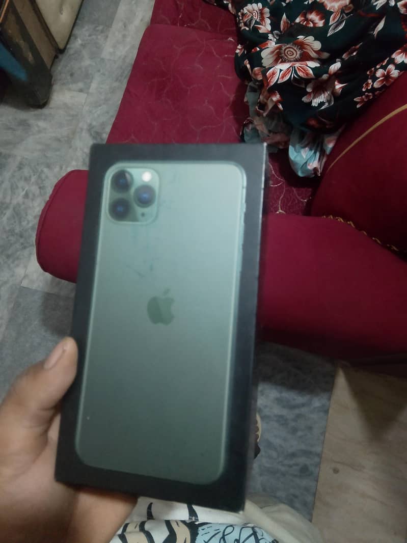 Apple iPhone 11 Pro Max 6