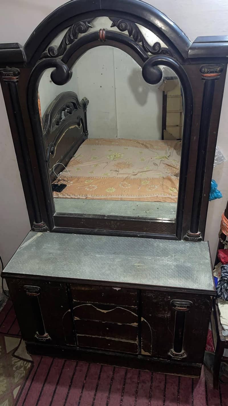dressing table 0