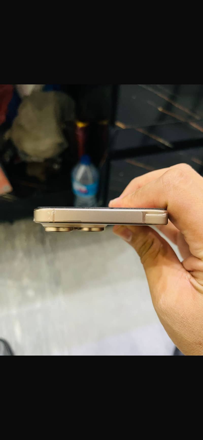 Apple iPhone 16 Pro Max 1