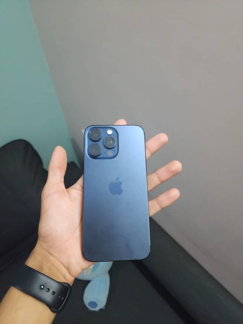 Apple iPhone 15 Pro Max 0