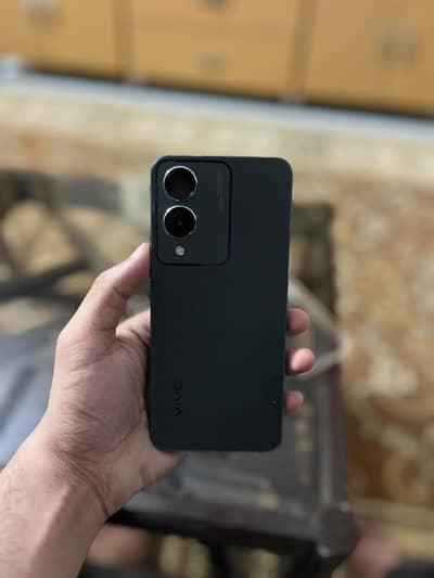 Vivo Y17s
