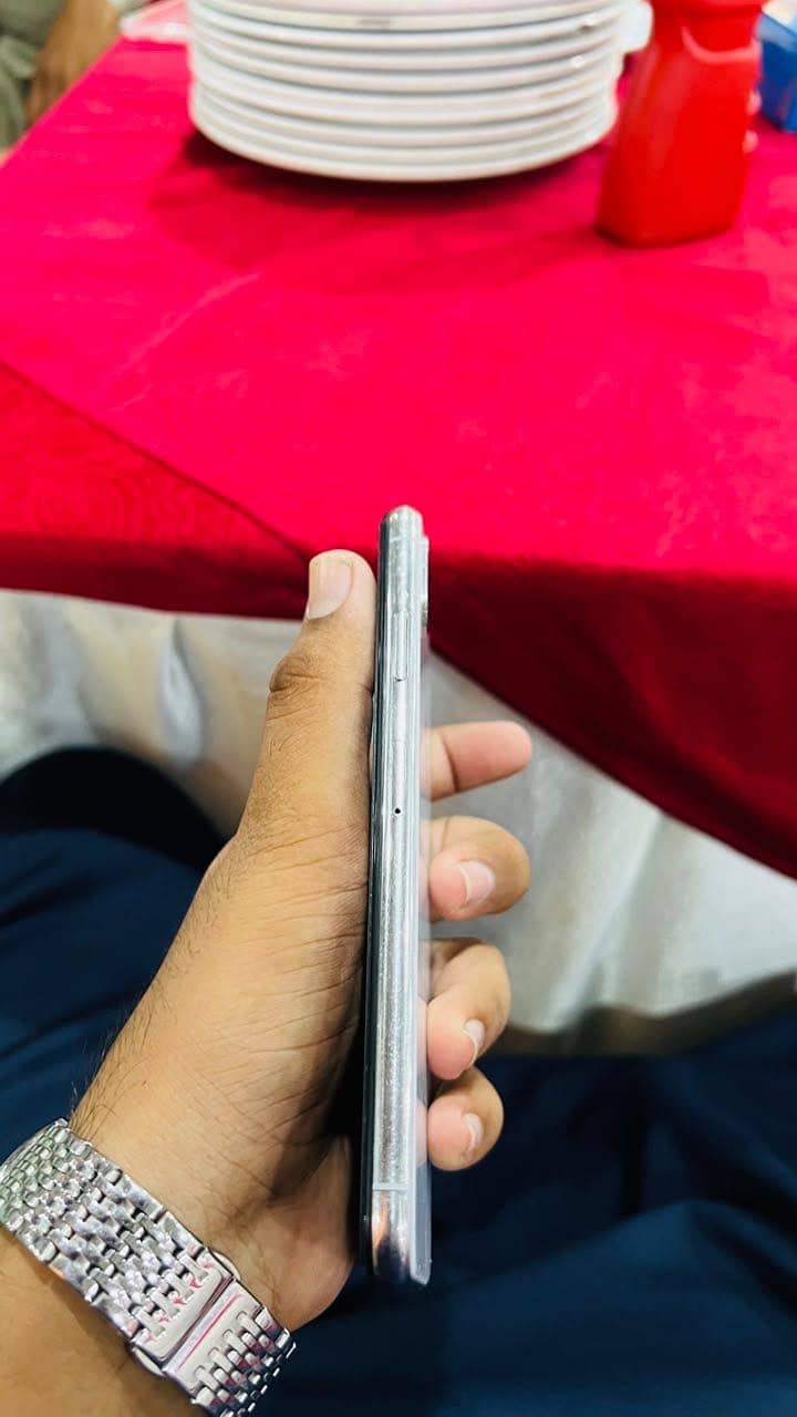 Apple iPhone XS Max 2