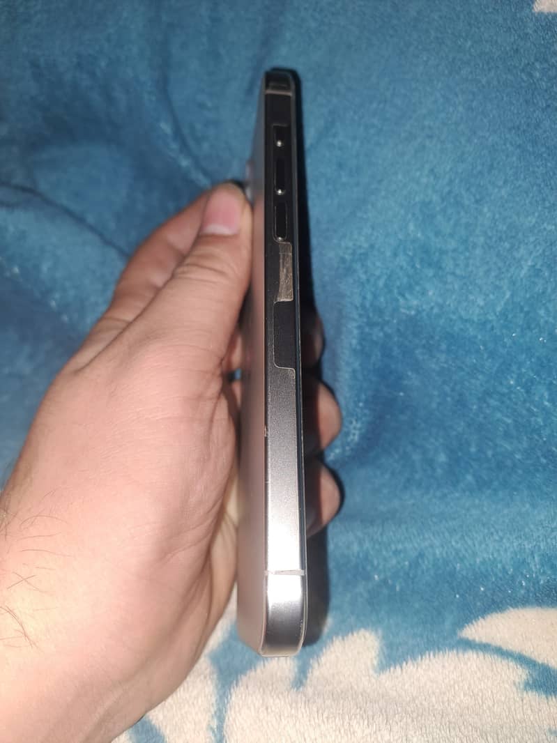 Apple iPhone 15 Pro Max 5