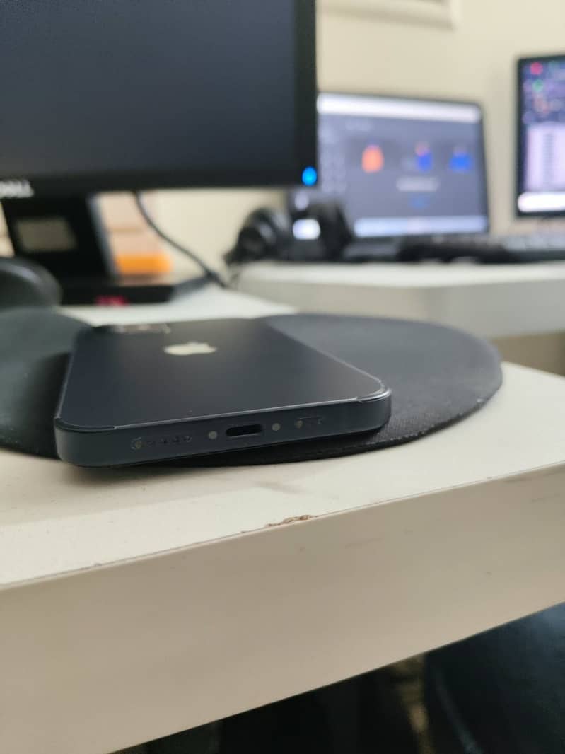 Apple iPhone 12 0
