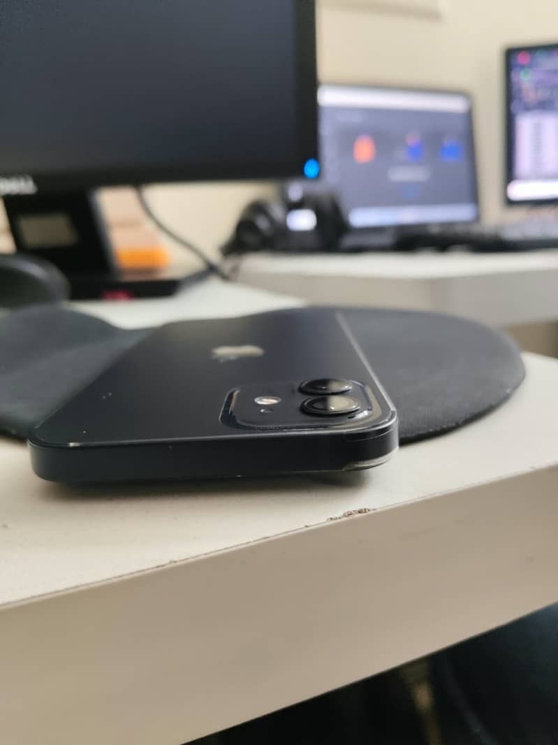 Apple iPhone 12 3