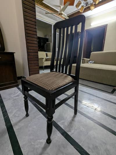 Set of 6 Solid Wooden Dining Chairs – Very Good Condition