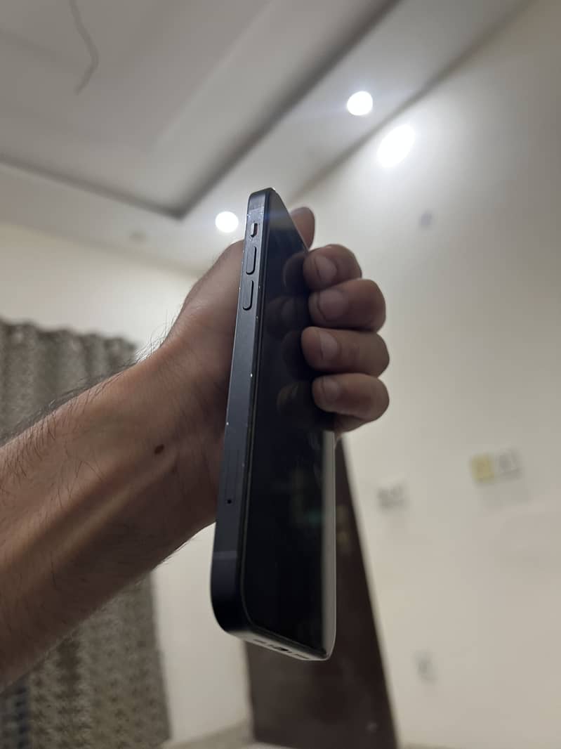 Apple iPhone 12 1