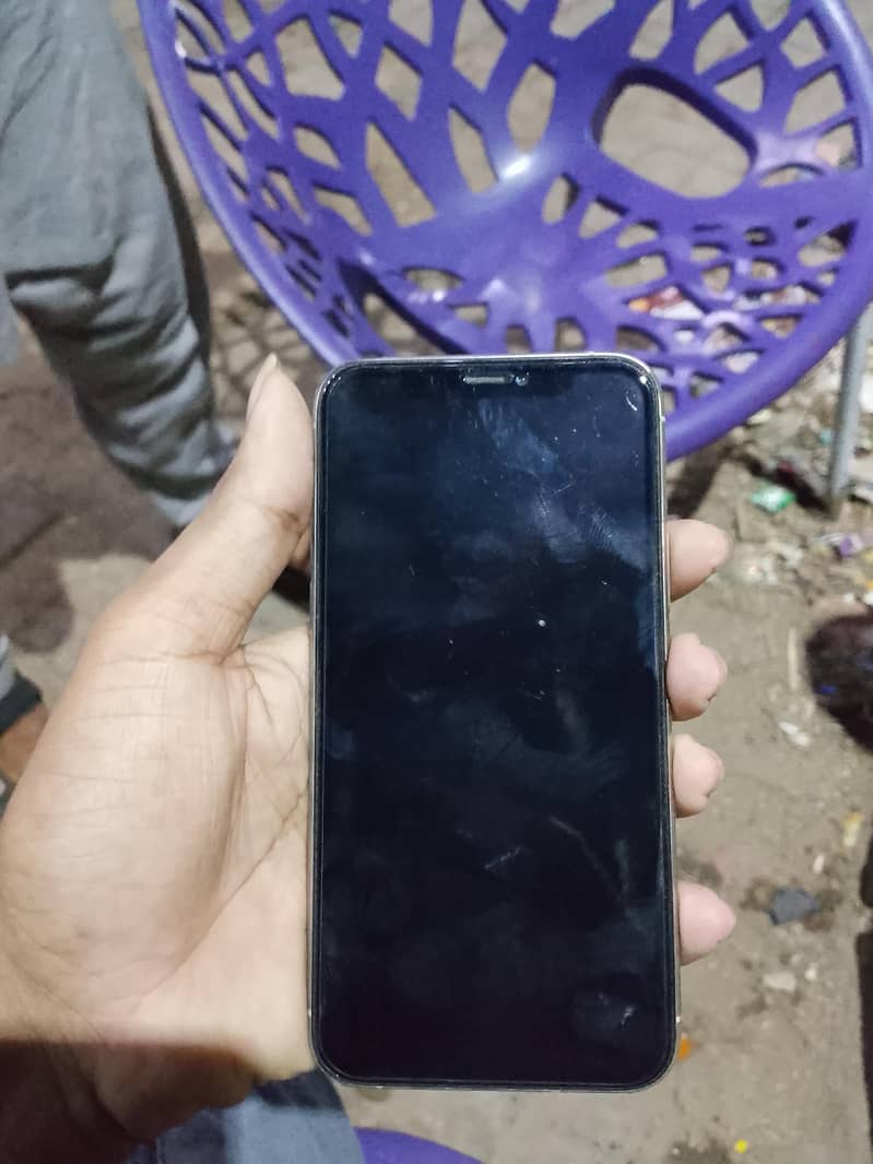 Apple iPhone 11 Pro 2