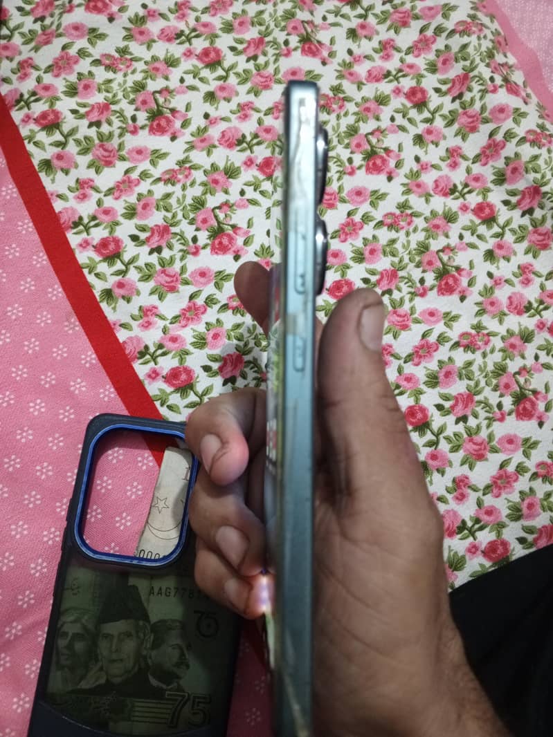 Xiaomi Redmi Note 13 Pro 4