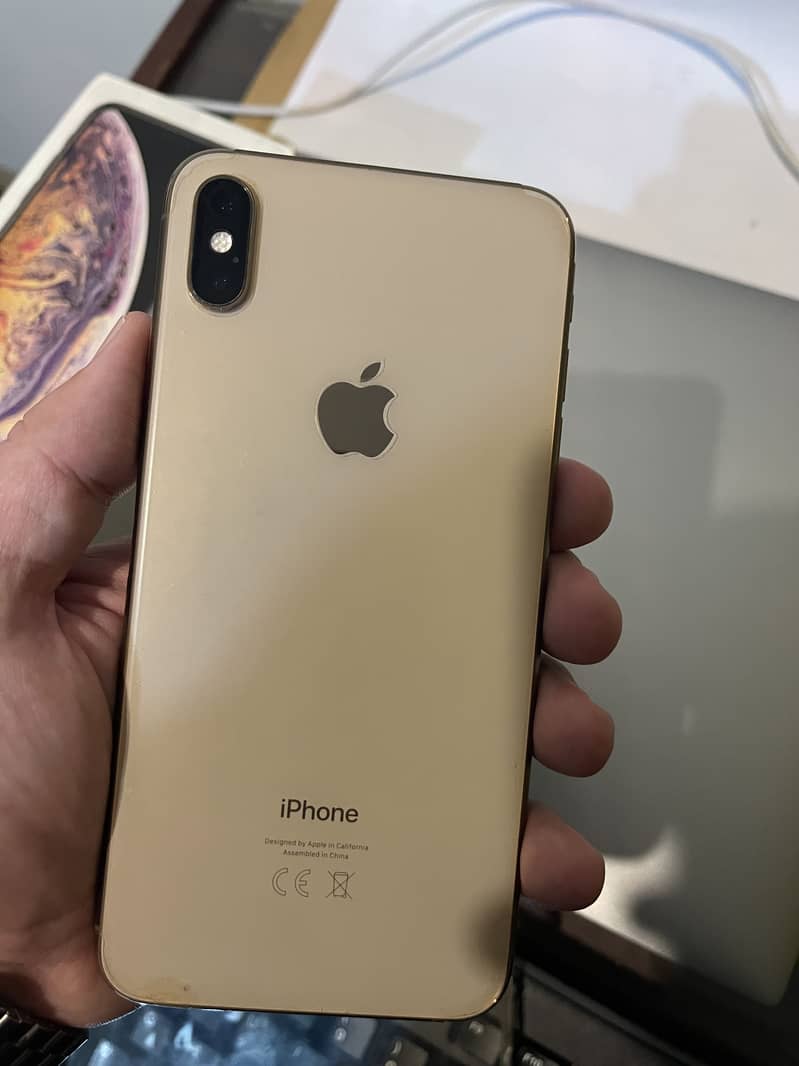 Apple iPhone XS Max 7