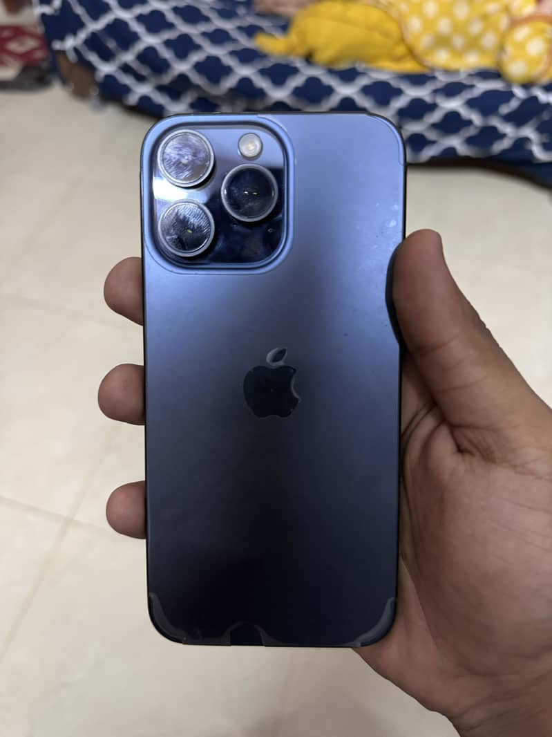 Apple iPhone 15 Pro Max 0