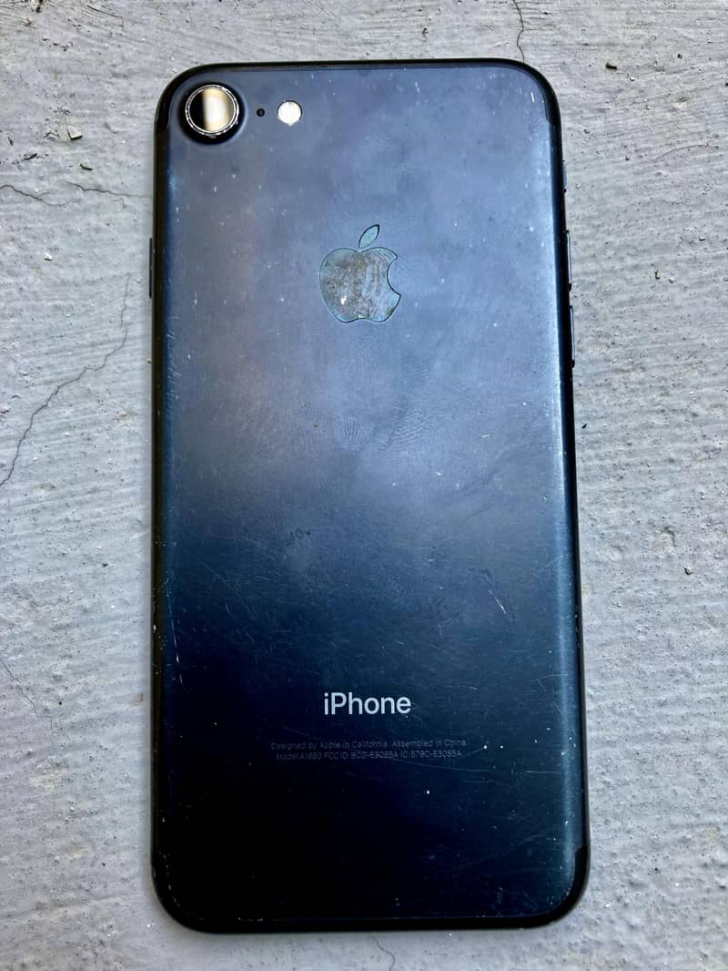 Apple iPhone 7 0