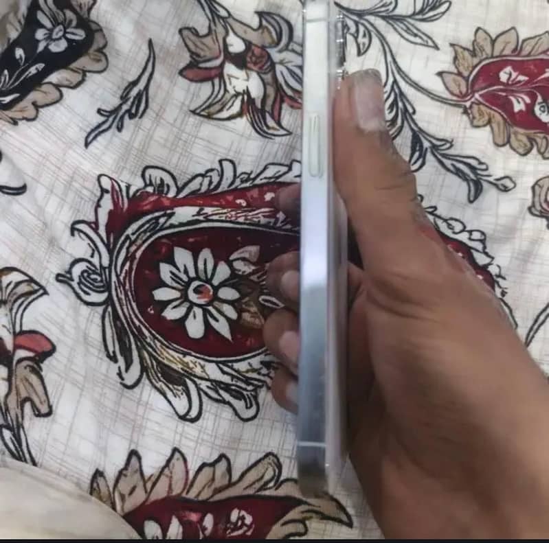 Apple iPhone 13 Pro 2