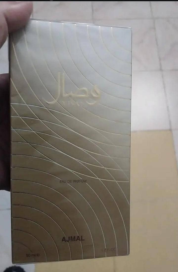 اجمل وصال پریمیم پرفیوم  | دلکش خوشبو، شاندار انداز اور لگژری احساس 3