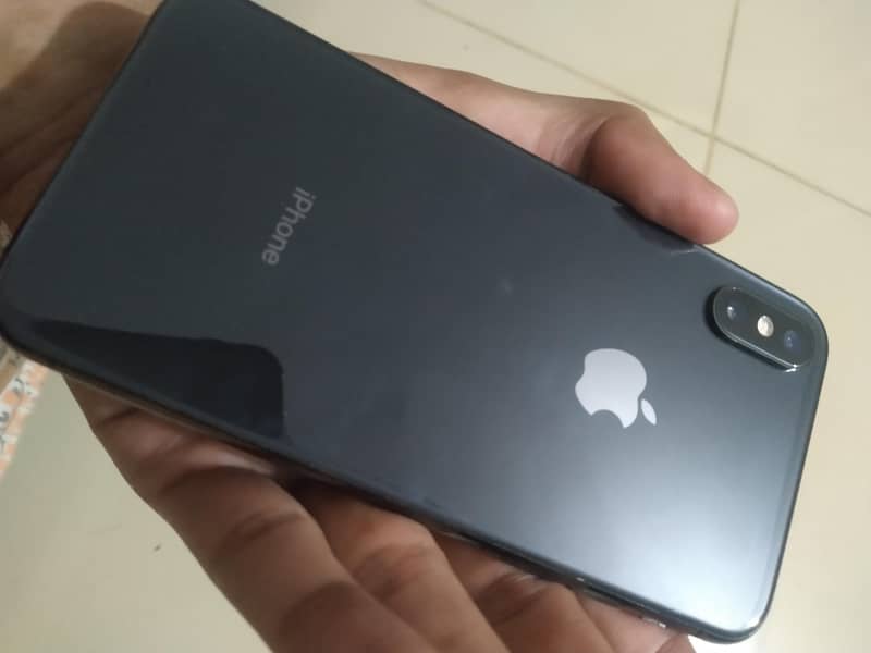 Apple iPhone XS 5