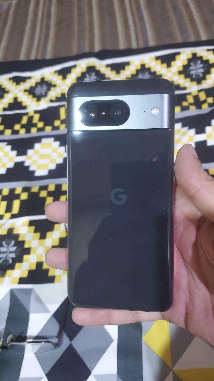 Google Pixel 8 4