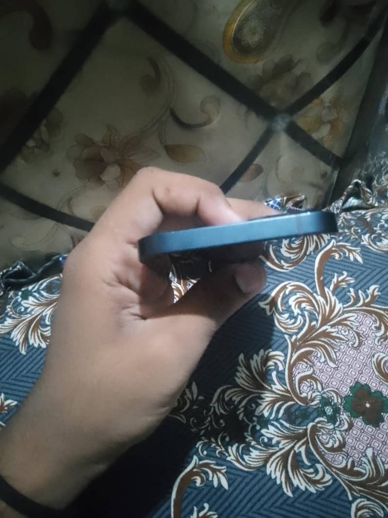 Apple iPhone 13 5
