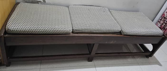 Sethi/ couch/ sofa