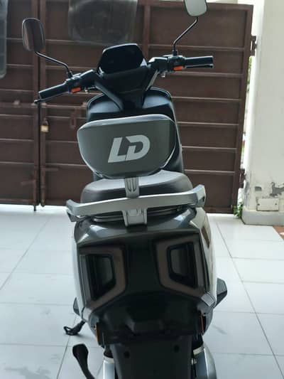 Tail-G LD F71 Electric Scotty 80 Km Range.
