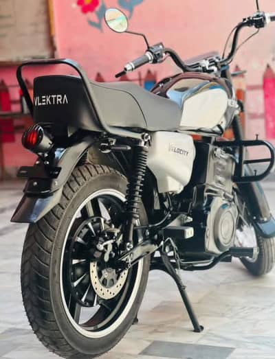 Vlektra Velocity 180